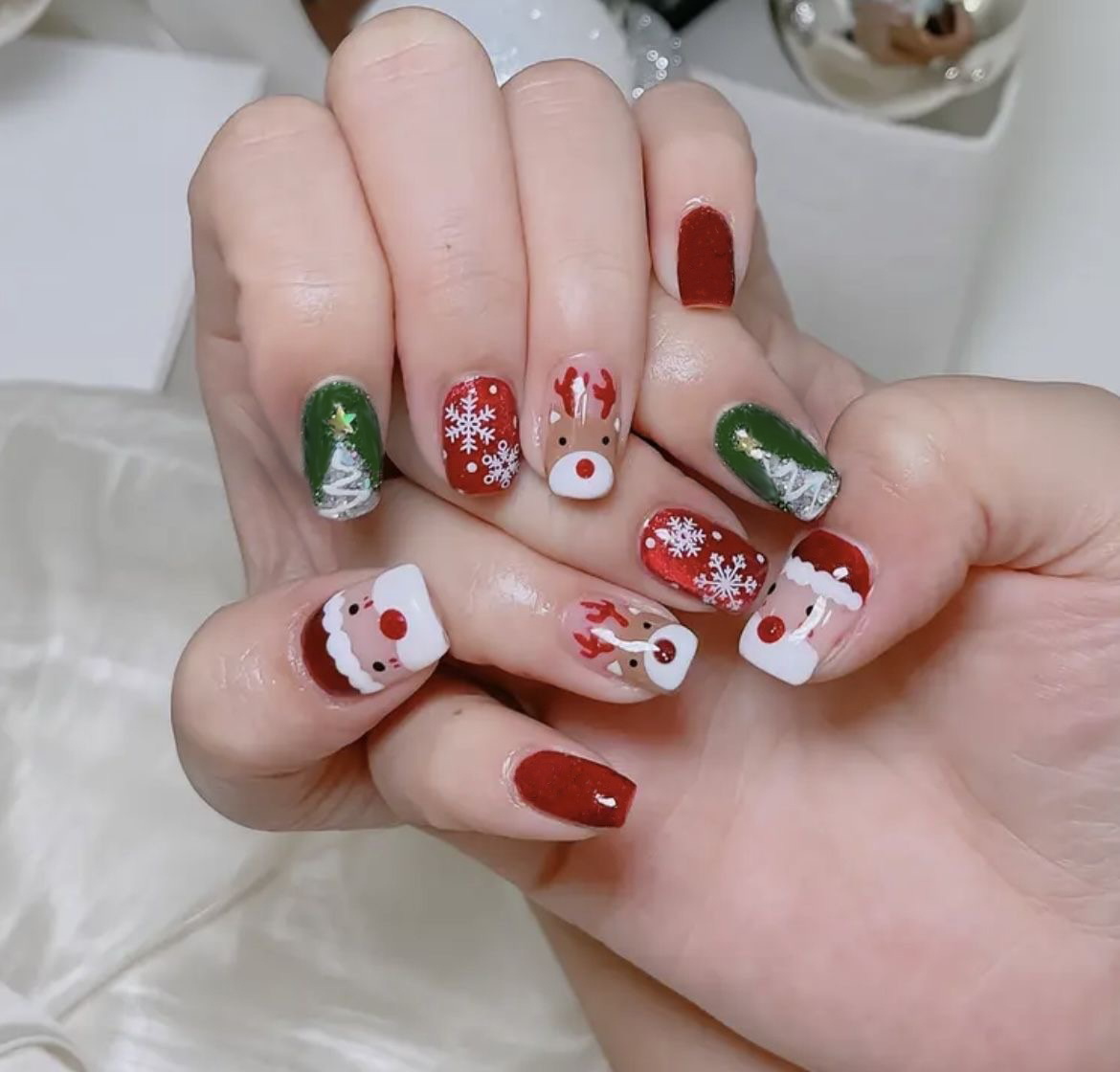Nail Art Press On - Накладные ногти на Рождество с изображением